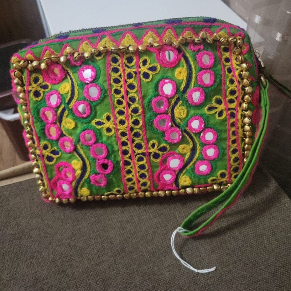 Simitri Clutch